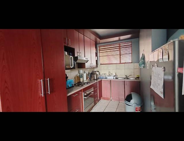 2 BEDROOM APARTMENT FOR SALE IN PRETORIA GARDENS